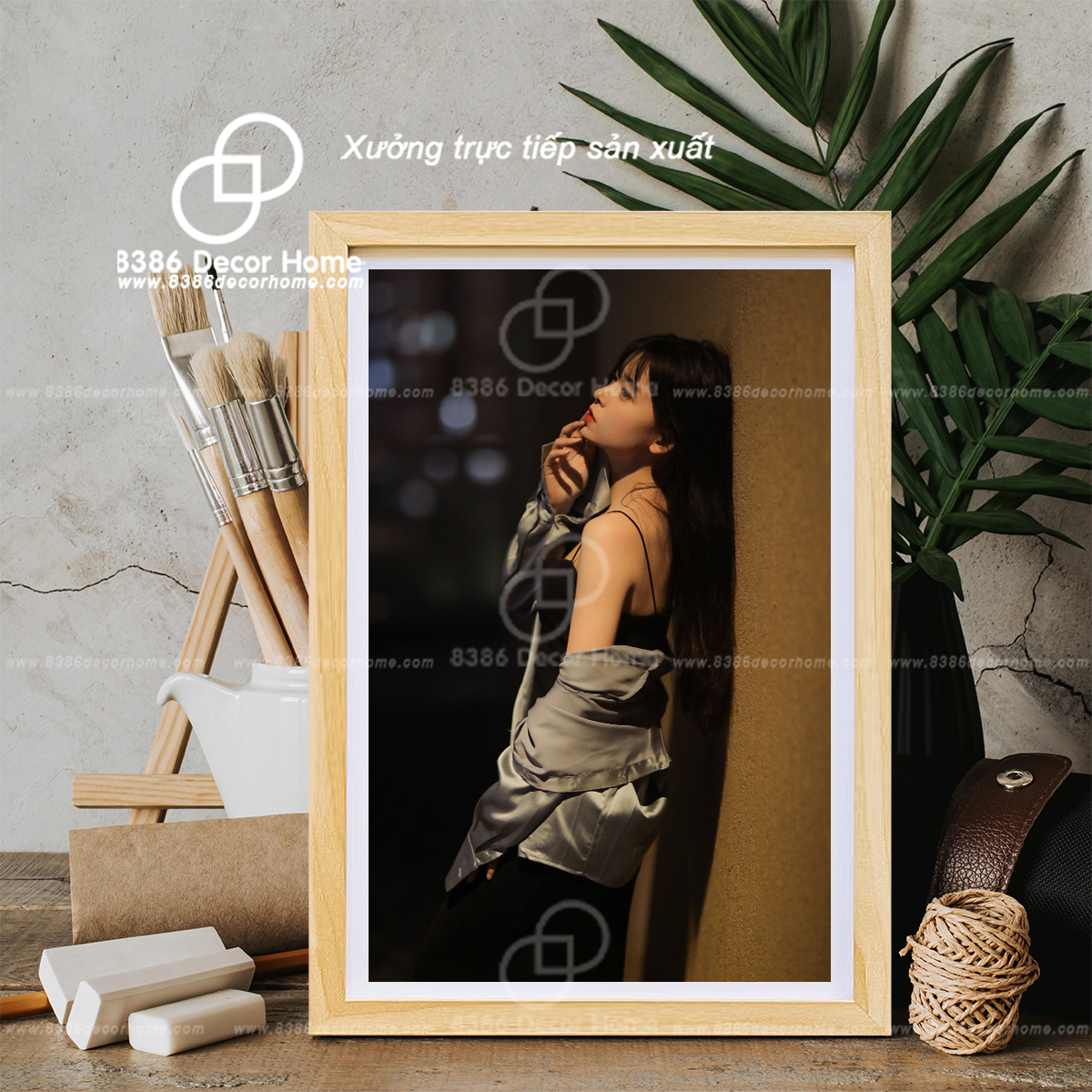 Bạn muốn trưng bày những bức ảnh của mình trong căn phòng yêu thích của mình một cách nghệ thuật? Sản phẩm khung ảnh A4 gỗ thông sẽ giúp bạn thực hiện điều đó. Chúng tôi cung cấp các sản phẩm khung ảnh A4 gỗ thông với chất lượng cao và giá cả hợp lý.